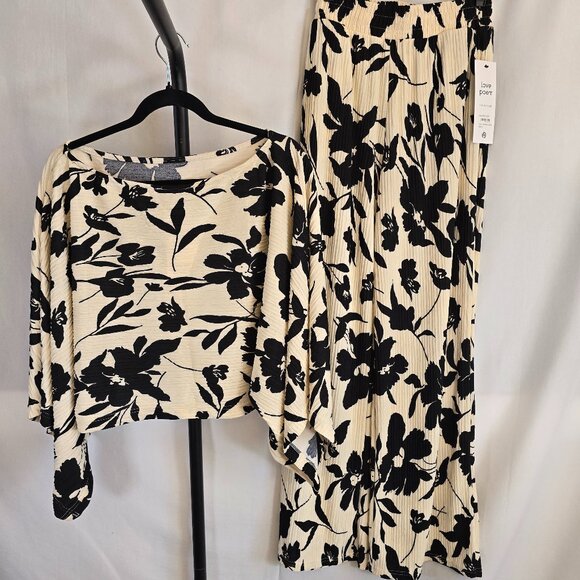 Black and white floral off the Shoulder pantsuit - Picture 3 of 5